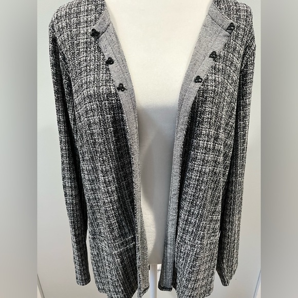 J. Jill Wearever Collection Cardigan Black & White Marbled Hook & Eye Size Large - Picture 9 of 13